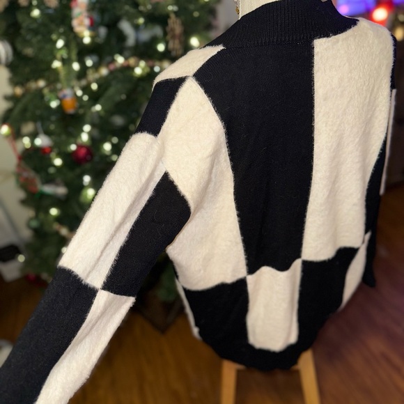 ☃️BOGO50%☃️ 🆕🖤EESOME: Large Checkered Woven Button Front Cardigan SIZE S/M - Picture 14 of 14